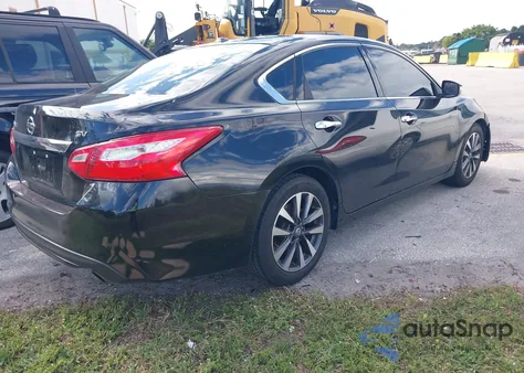 2017 Nissan Altima 2.5 Sv z USA, uszkodzony, nr VIN 1N4AL3AP8HC196326